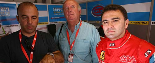 Pablo Peón, Carlos García Remohí y Esteban Tueron en el box de Adria - Foto: FIA GT