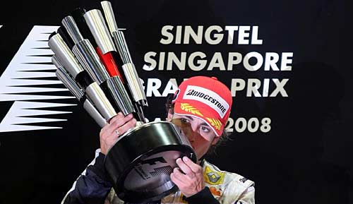 Fórmula 1: Alonso brilló en la histórica noche de Singapur