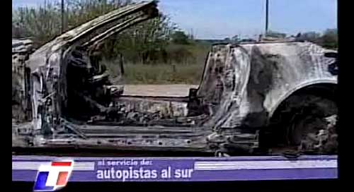 Auto quemado de Guillermo Cañas - Foto: Imagen de TV