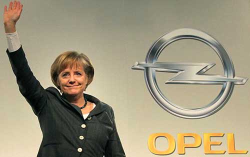 La canciller alemana Angela Merkel y Opel.