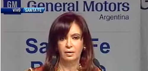 Cristina Fernández en su visita a GM Argentina. Imagen de TV.