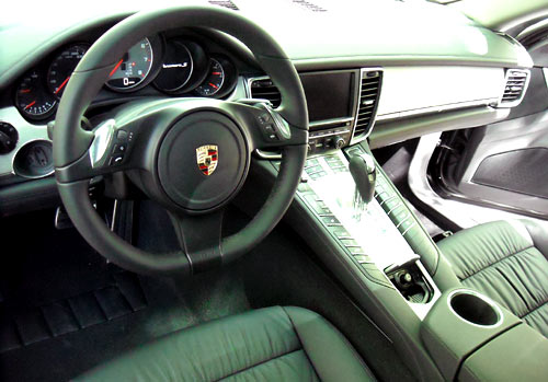 Interior del Porsche Panamera.