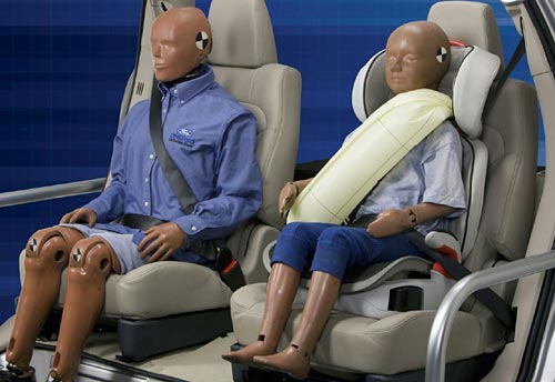 El cinturón de seguridad con airbag desarrollado por Ford