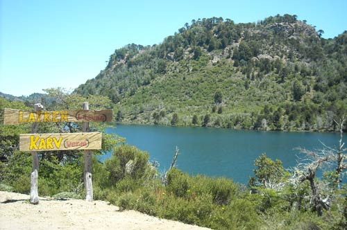 Laguna verde, dentro del camping mapuche en Angostura.