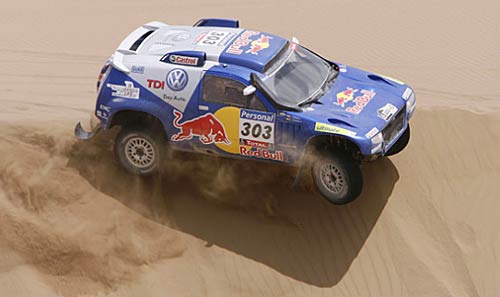 Carlos Sainz aún no ganó etapas pero lidera el Dakar 2010 - Foto: Prensa Dakar.
