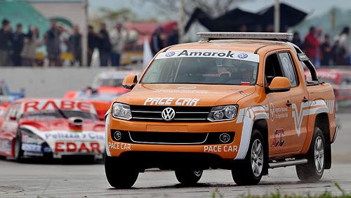La pick-up Volkswagen Amarok debutó como pace car del TC en Rafaela. Foto: Jorge Marchesin para Cosas de Autos.