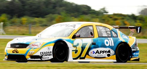 El Ford de TRV6 de Pechito López que luce la publicidad de Oil - Foto: TOP RACE