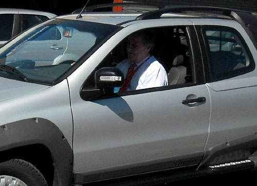Cristiano Rattazzi, presidente de Fiat Argentina, al volante de la Strada Doble Cabina. Foto: Cosas de Autos Blog