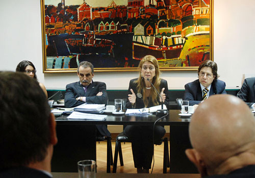 Giorgi, Moreno y Bianchi frente a los representantes de CIDOA.