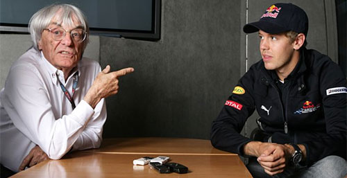 Ecclestone y Vettel charlan en la previa del GP de Bélgica de 2009.