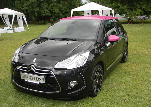 Citroën DS3 negro y fucsia