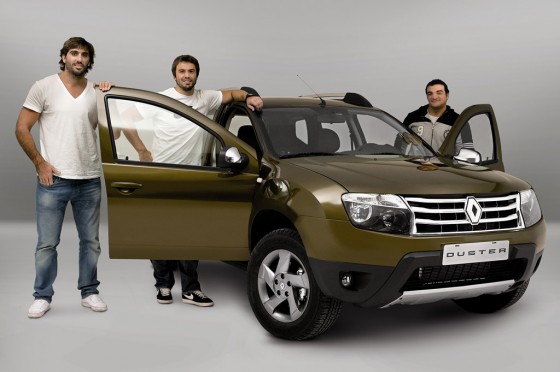 Tres Pumas, embajadores de Renault