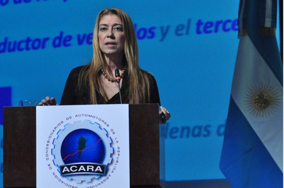 La ministra de Industria, Débora Giorgi en la convención de ACARA.