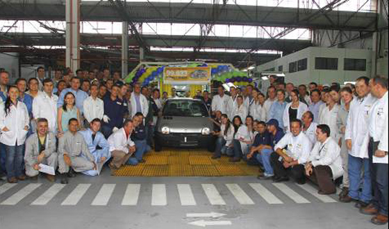 Adiós al viejo Renault Twingo: en Colombia se fabricó la última unidad