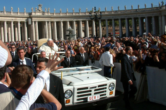 Juan Pablo II a bordo del Fiat Campagnola antes del atentado.