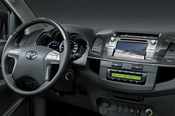 Toyota renovó el interior de la Hilux y SW4 que ahoran tienen GPS, DVD y TV digital 