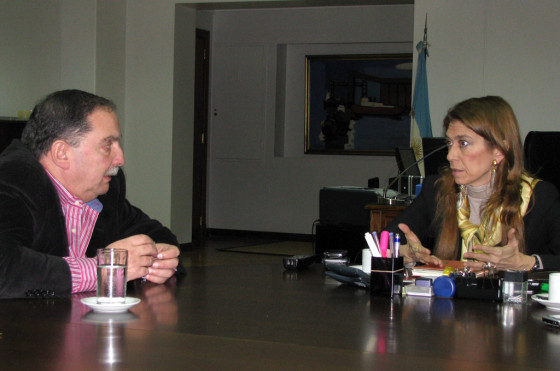 Horacio De Lorenzi junto a Débora Giorgi, Ministra de Industria de la Nación.
