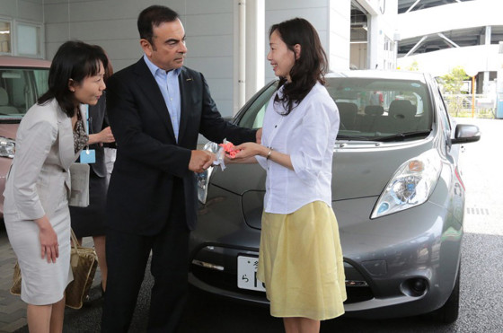 Ghosn en la inauguración del Nissan Ladies First en Tokio.