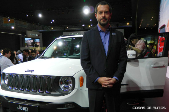 Diego Vignati junto al Jeep Renegade en el Salón de Pablo 2014