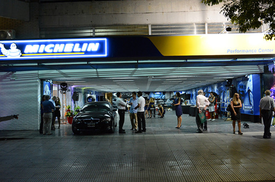 Performance Center inauguró un nuevo local Michelin en Belgrano