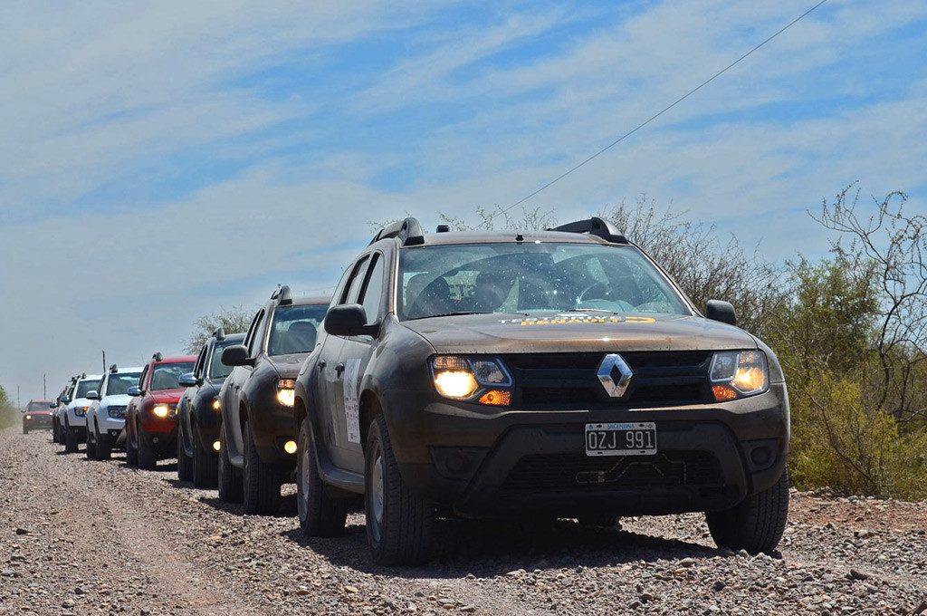 Renault llevó a cabo su Cuarta Travesía Eco-Solidaria en Mendoza