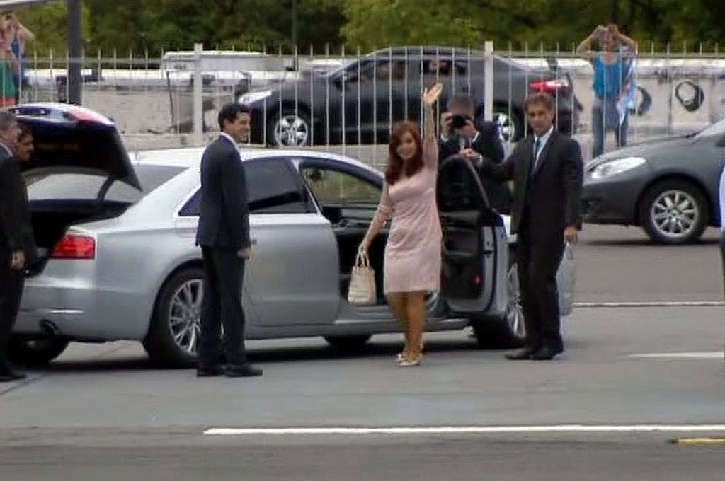CFK en el Audi A8L de presidencia