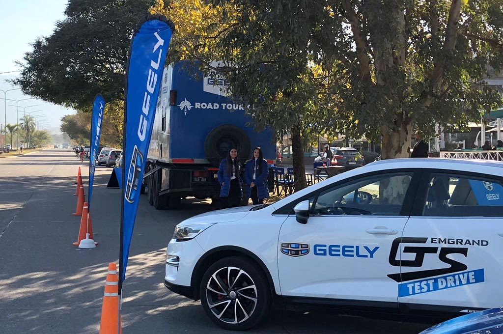 Road Tour Geely