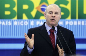 Guido Mantega, ministro de EconomÃ­a de Brasil