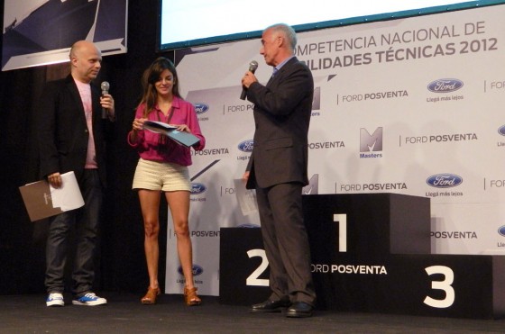 Hernán Galdeano, Director de Posventa de Ford Argentina, junto a Wainracih y Gauto.