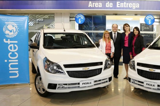 GM Argentina y UNICEF entregaron los Chevrolet Agile sorteados en "Un Sol para los Chicos"