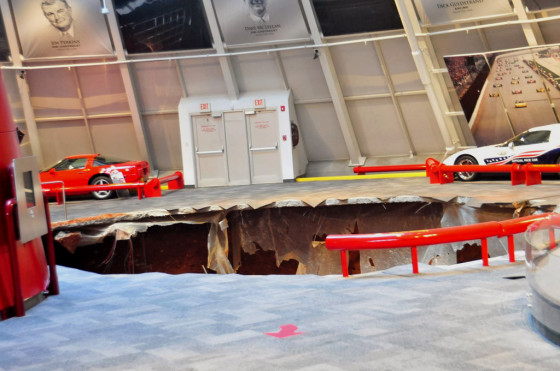 Derrumbe increíble: el Museo Corvette perdió varios autos históricos porque se los tragó la tierra