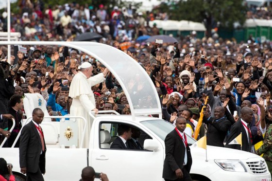 Papamóvil usado en Kenia