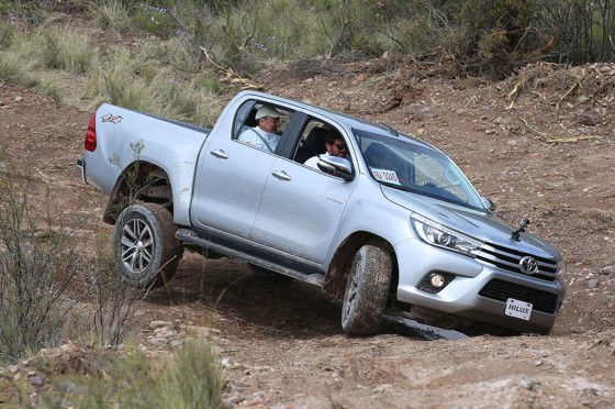Herrero y la Hilux