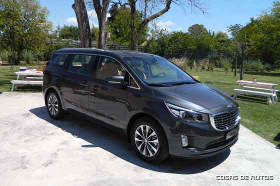 Kia Carnival