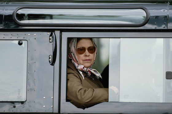 Queen Elizabeth y el Land Rover Defender