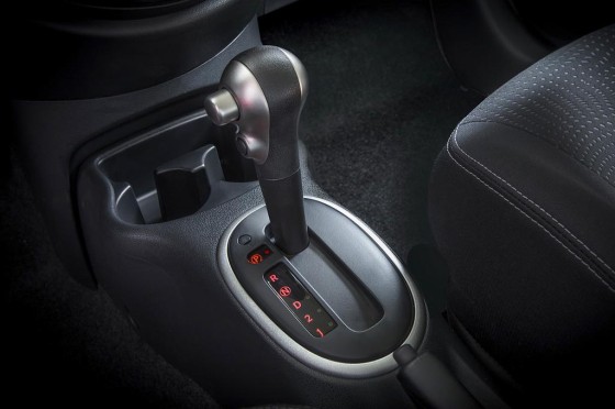 Nissan March Automático