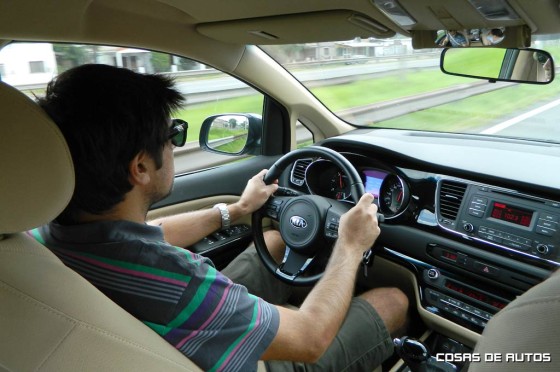 Test de Kia Carnival - Foto: Cosas de Autos