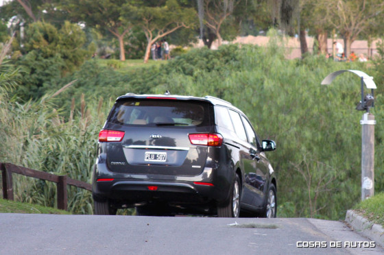 Test de Kia Carnival - Foto: Cosas de Autos