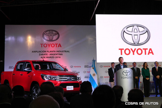 Macri inauguró oficialmente la ampliación de la planta de Toyota Argentina