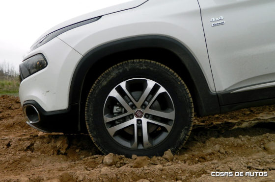 Test de la pick-up Fiat Toro Volcano 4x4 - Foto: Cosas de Autos