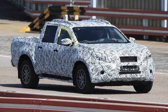 La pick-up de Mercedes-Benz camuflada