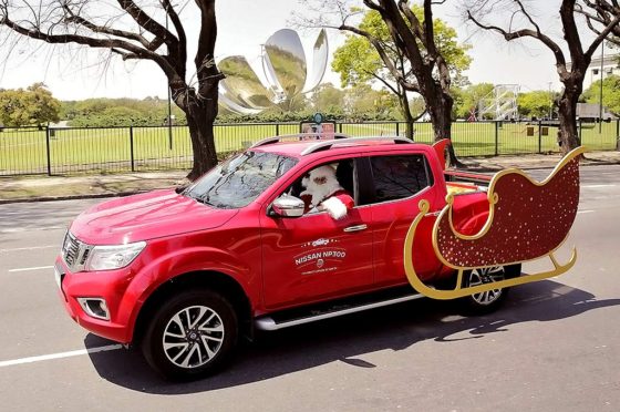 #AyudanteDeSanta: la Nissan NP300 Frontier es el nuevo trineo solidario de Papá Noel