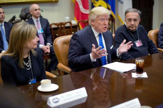 Donald Trump con Mary Barra y Sergio Marchionne