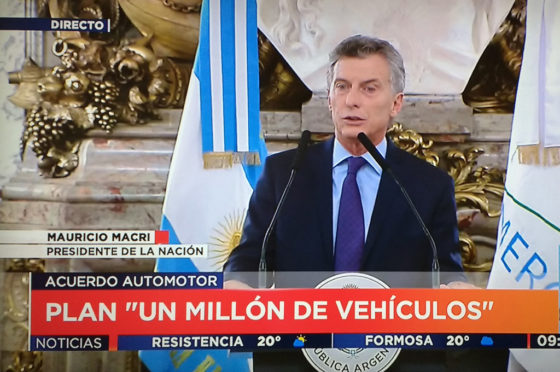El gobierno presentó el acuerdo automotor con el objetivo de producir un millón de autos