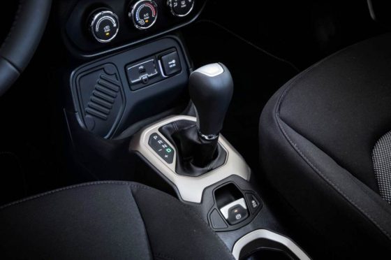 Jeep Renegade AT6