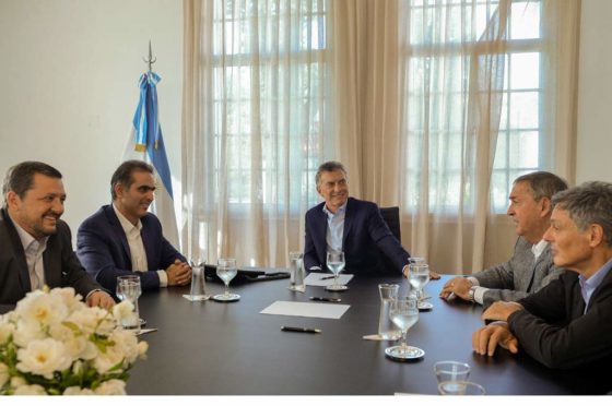 Vázquez, Di Si, Macri, Schiaretti y Cabrera en la Quinta de Olivos durante el anuncio de VW.