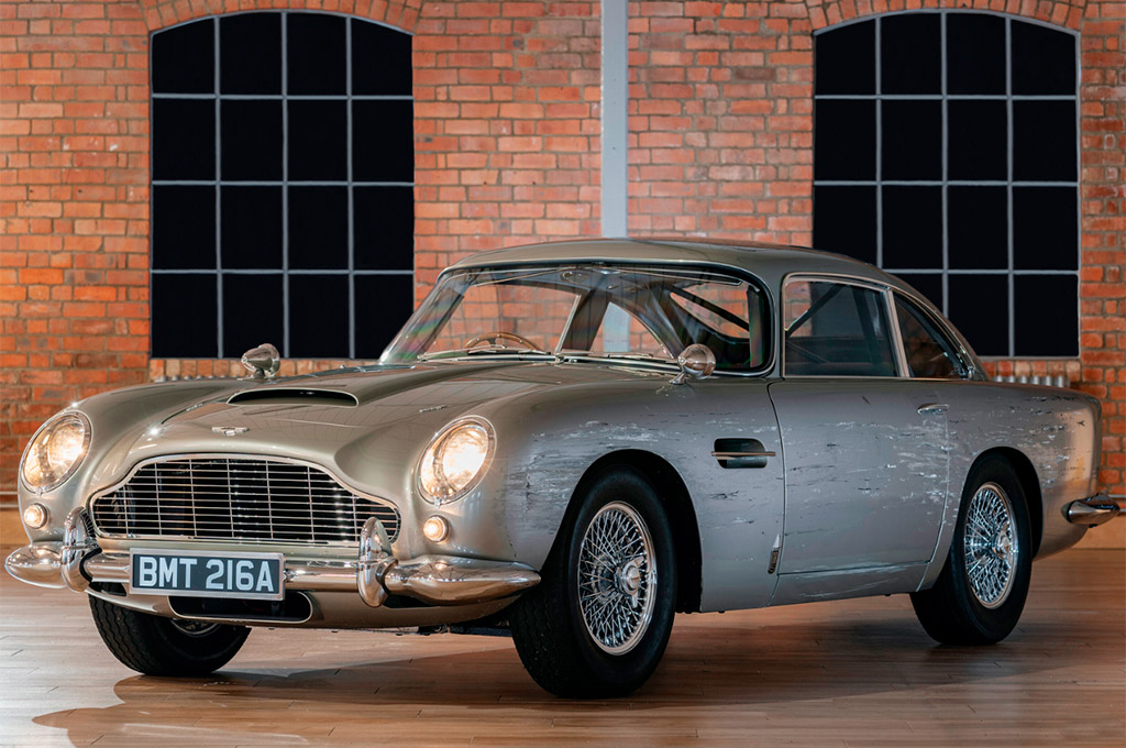 Aston Martin DB5 - réplica 007