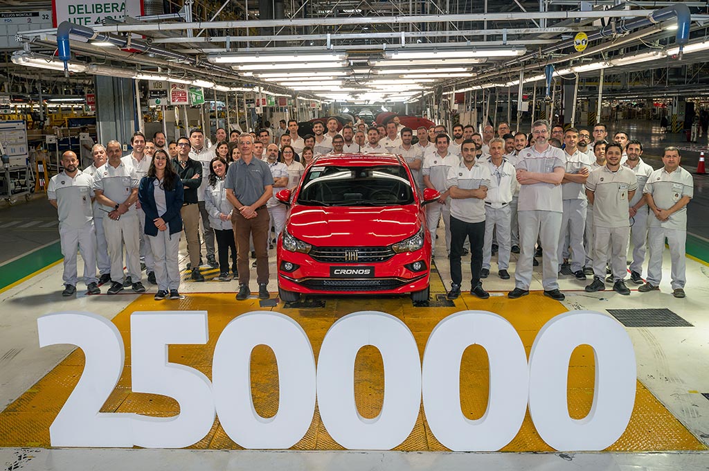 Fiat Cronos 250 mil unidades