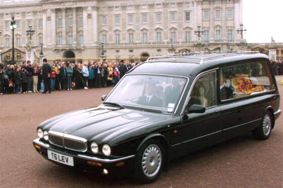 Jaguar fúnebre Isabel