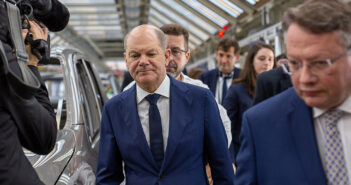 Olaf Scholz visitó el Centro Industrial Pacheco de VW Group Argentina